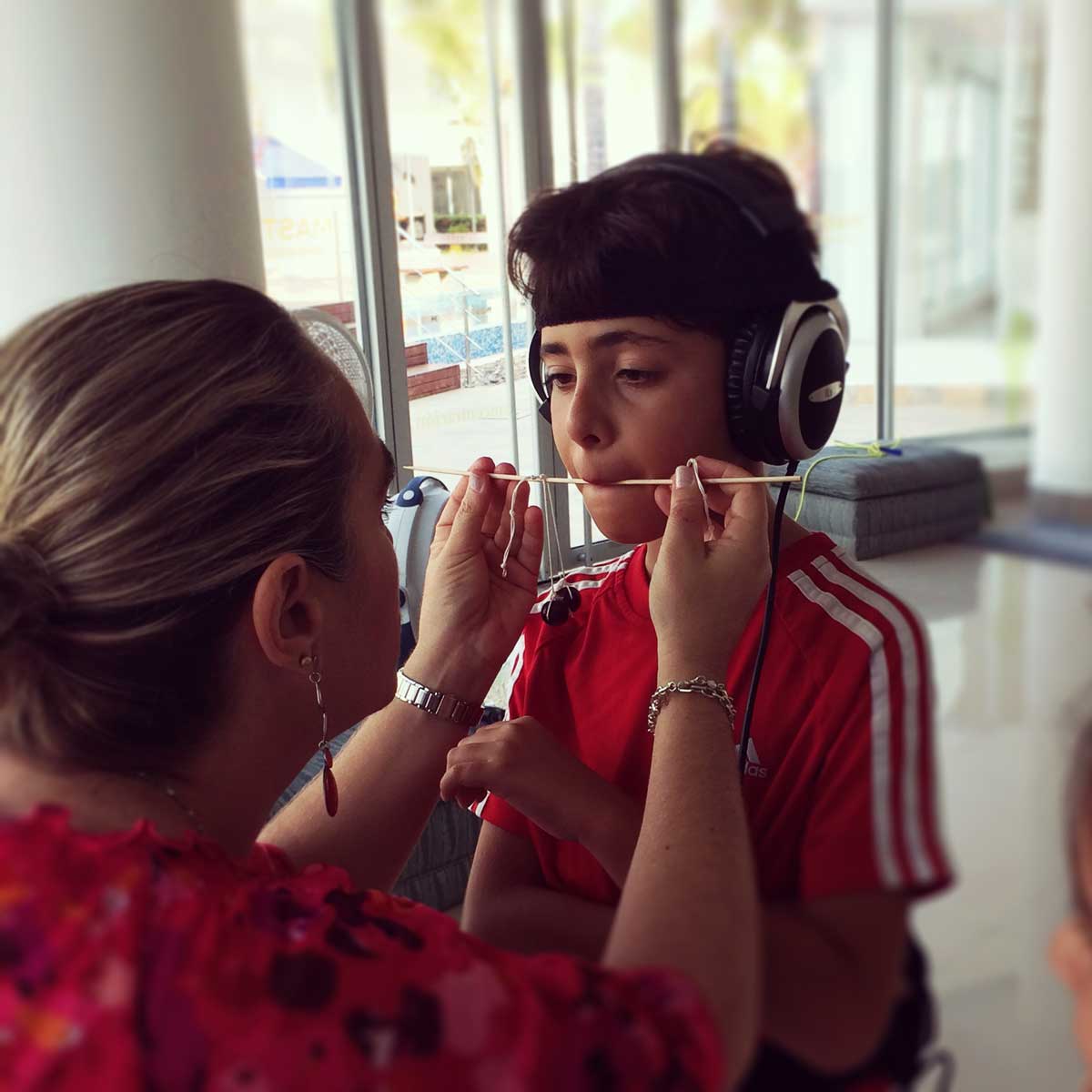 ¿Qué puedo hacer para que mi hijo no tenga dificultades con el habla?